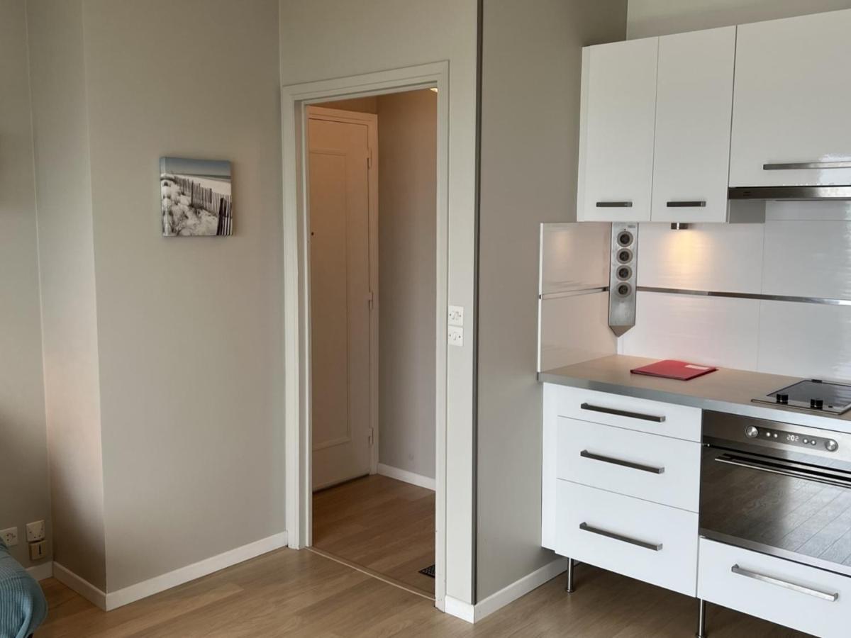 Studio En Centre-Ville De Cabourg Avec Balcon Et Parking - Fr-1-487-345 Exterior photo